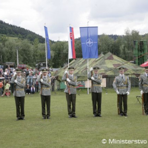 Deti oslávili svoj deň s vojakmi