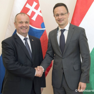 Ministri obrany P. Gajdoš a I. Simicskó hovorili o spolupráci v oblasti obrany