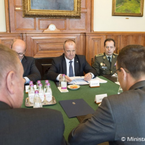 Ministri obrany P. Gajdoš a I. Simicskó hovorili o spolupráci v oblasti obrany