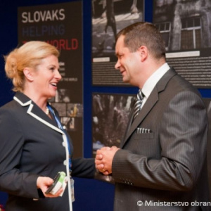 Príbeh Slovákov pomáhajúcich svetu zaujal aj v NATO