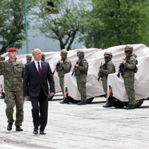 Minister Gajdoš odovzdal elitným vojakom nové vozidlá