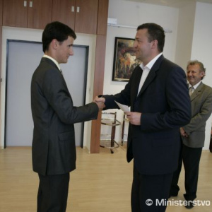 Výhercov Literárnej súťaže 2009 ocenil minister obrany