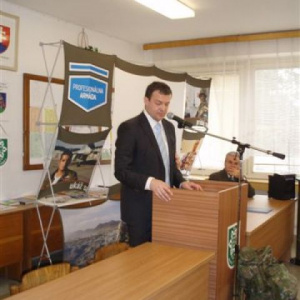 Minister Baška na stretnutí s novozámockými stredoškolákmi