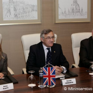 bilaterálne rokovanie slovenskej a anglickej delegácie