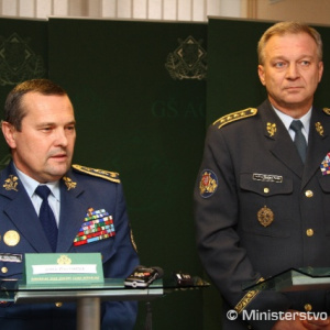 Prvá oficiálna zahraničná cesta generálmajora Vojteka smerovala do Prahy