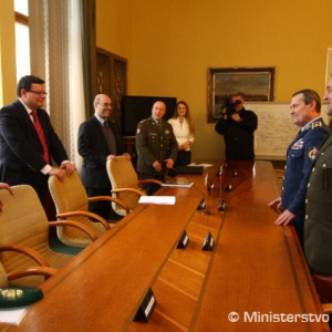 Prvá oficiálna zahraničná cesta generálmajora Vojteka smerovala do Prahy