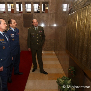 Prvá oficiálna zahraničná cesta generálmajora Vojteka smerovala do Prahy
