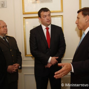 Pracovné raňajky s kongresmanom Johnom Micom a Joe Wilsonom