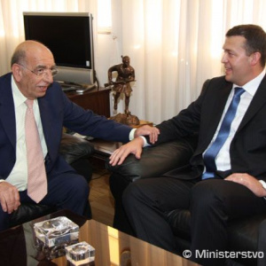 Minister obrany SR Jaroslav Baška s ministrom obrany Cyperskej repubiky Costasom Papacostasom  