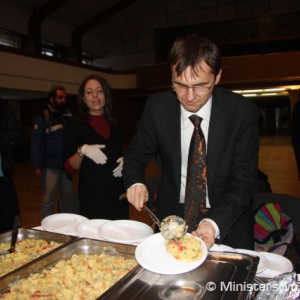 Večeru pre predajcov Nota Bene servíroval aj minister obrany
