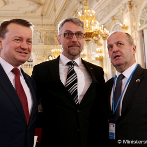 Ministri obrany krajín V4 rokovali v Prahe pri príležitosti 20. výročia vstupu Českej republiky do NATO