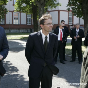 Novým ministrom obrany sa stal Ľubomír Galko