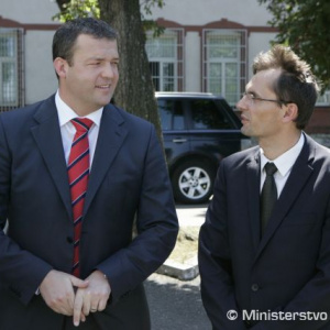 Novým ministrom obrany sa stal Ľubomír Galko