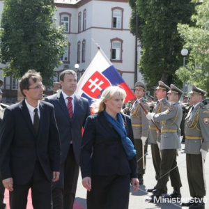 Novým ministrom obrany sa stal Ľubomír Galko