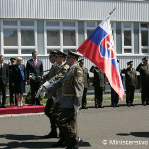 Novým ministrom obrany sa stal Ľubomír Galko