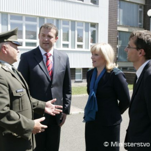 Novým ministrom obrany sa stal Ľubomír Galko