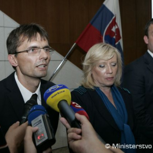Novým ministrom obrany sa stal Ľubomír Galko