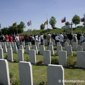 Na pamäť padlým 1. česko-slovenskej samostatnej obrnenej brigády