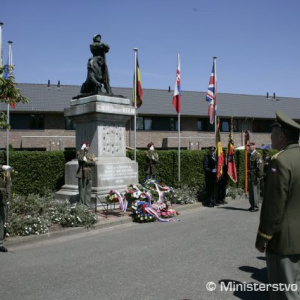 Na pamäť padlým 1. česko-slovenskej samostatnej obrnenej brigády