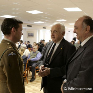 Úcta a podpora veteránom z bojov o Britániu
