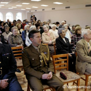 Úcta a podpora veteránom z bojov o Britániu