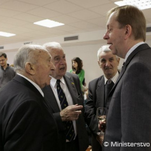 Úcta a podpora veteránom z bojov o Britániu