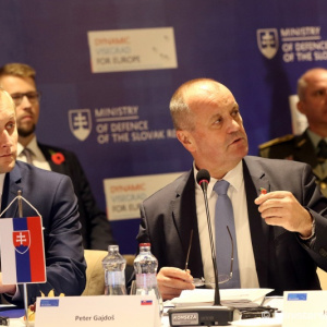V Tatrách začalo dvojdňové zasadnutie ministrov obrany krajín V4