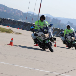 slalom medzi kuželmi