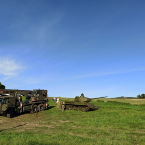 záber na presun tanku T-34 (3)