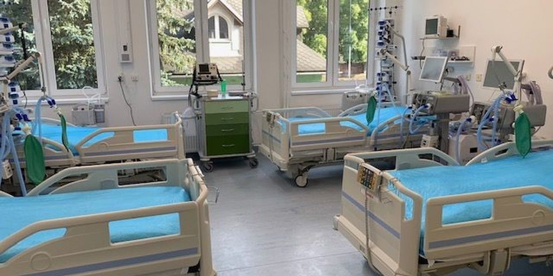 postele v COVID-ovom pavilóne ÚVN