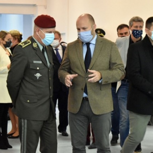 minister J. Naď v rozhovore s riaditeľom ÚVN