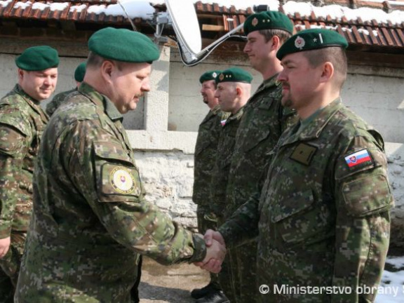 Slovensko začalo veliť časti misie ALTHEA
