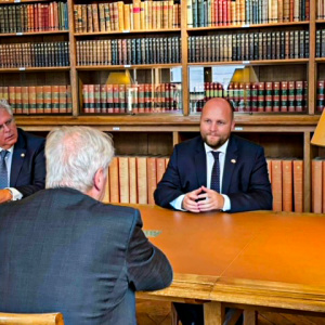 Rokovania ministra obrany J. Naďa vo Fracúzsku (8)