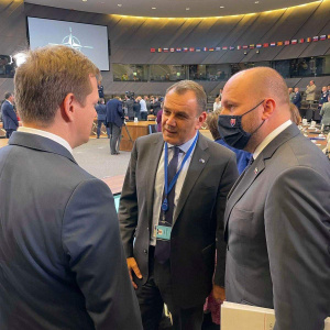 Minister J. Naď na rokovaní ministrov obrany NATO v Bruseli_21.10 (2)