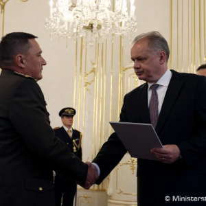 Prezident vymenoval do funkcie náčelníka Generálneho štábu OS SR genmjr. Zmeka