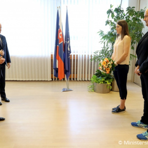 Minister Gajdoš ocenil športové úspechy Petry Vlhovej a poďakoval jej za výbornú reprezentáciu