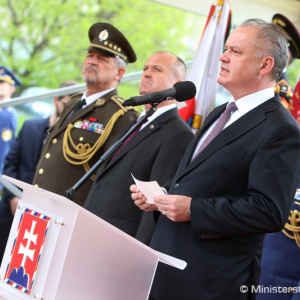 P. Gajdoš: Za vojenské útvary, ktorým boli prepožičané bojové zástavy, hovoria ich výsledky