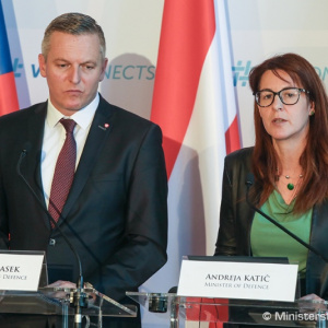 Ministri obrany CEDC: Stredná Európa je v téme bezpečnosti jednotná