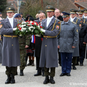 Minister Gajdoš si pripomenul 73. výročie vypálenia obce Skýcov