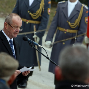 Minister Gajdoš si pripomenul 73. výročie vypálenia obce Skýcov