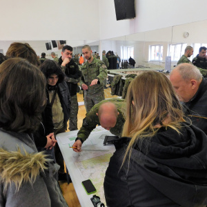 názorná ukážka práce s vojenskou mapou