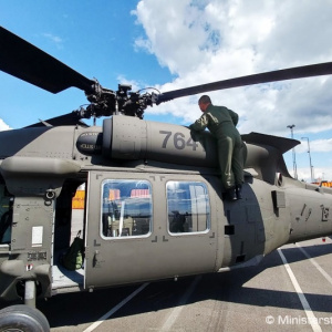 Do výzbroje ozbrojených síl pribudli ďalšie dva vrtuľníky UH-60M Black Hawk