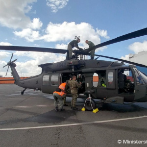 Do výzbroje ozbrojených síl pribudli ďalšie dva vrtuľníky UH-60M Black Hawk