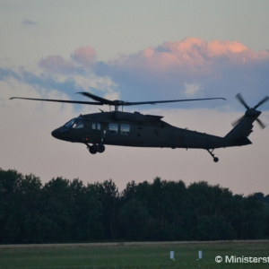 Do výzbroje ozbrojených síl pribudli ďalšie dva vrtuľníky UH-60M Black Hawk
