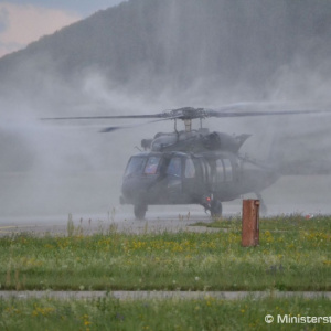 Do výzbroje ozbrojených síl pribudli ďalšie dva vrtuľníky UH-60M Black Hawk
