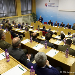 Minister obrany Peter Gajdoš otvoril Kurz národnej obrany za prítomnosti delegácie zo Španielska