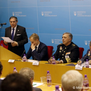 Minister obrany Peter Gajdoš otvoril Kurz národnej obrany za prítomnosti delegácie zo Španielska