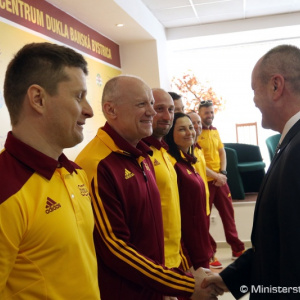 VŠC Dukla bude mať na olympiáde najväčšiu výpravu v individuálnych športoch, minister Gajdoš dal športovcom mince pre šťastie