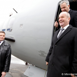 Minister Gajdoš slávnostne odovzdal vojakom do užívania prvé lietadlo Spartan
