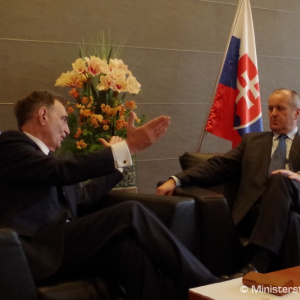Minister P. Gajdoš rokoval so srbským veľvyslancom Š. Dermakuom